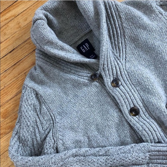 gap sweater - Picture 2 of 3